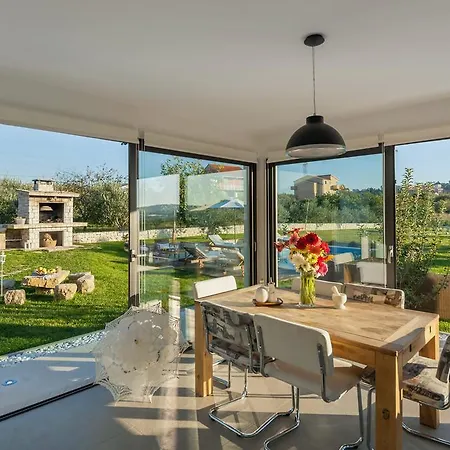 Вилла Luxury Luminosa *