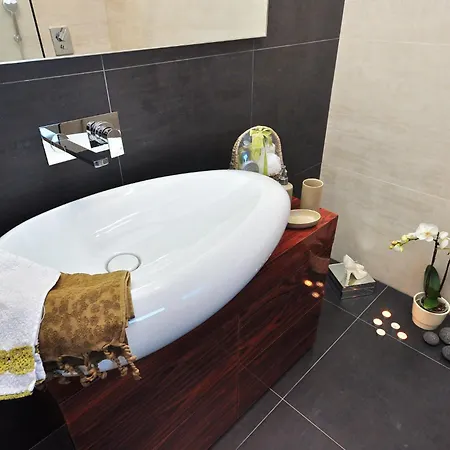 Luxury Luminosa