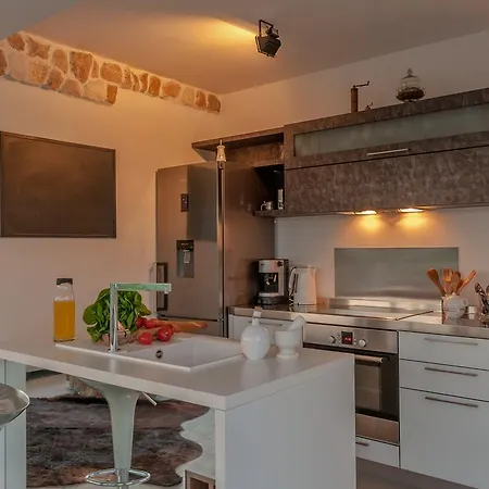 فيلة Luxury Luminosa سبليت