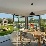 فيلة Luxury Luminosa *