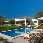 Luxury Luminosa سبليت