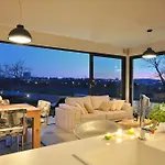 فيلة Luxury Luminosa