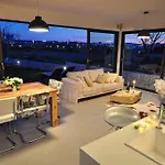 فيلة Luxury Luminosa