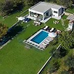 فيلة Luxury Luminosa
