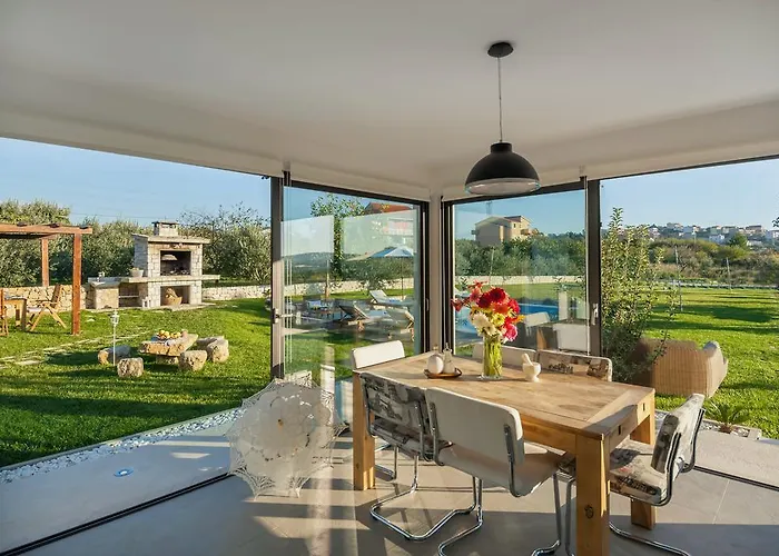 فيلة Luxury Luminosa *