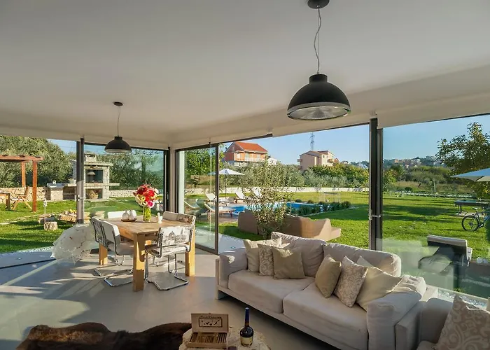 Luxury Luminosa Villa *