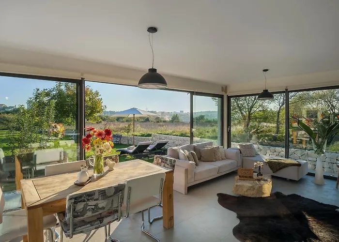 فيلة Luxury Luminosa *