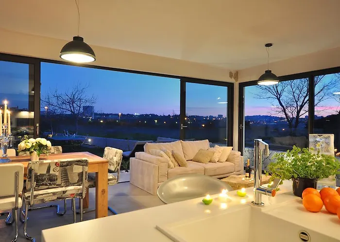 فيلة Luxury Luminosa