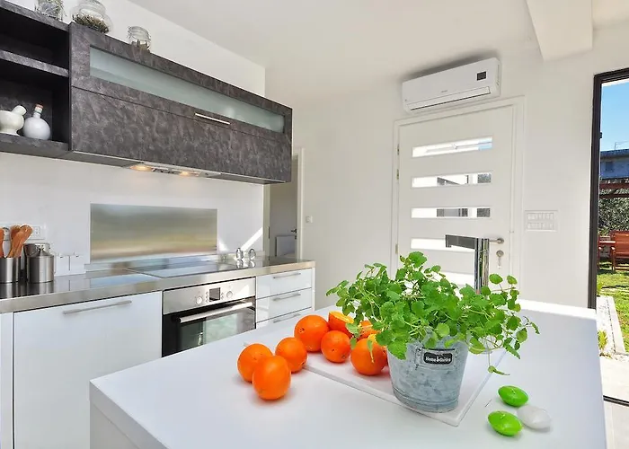 فيلة Luxury Luminosa سبليت