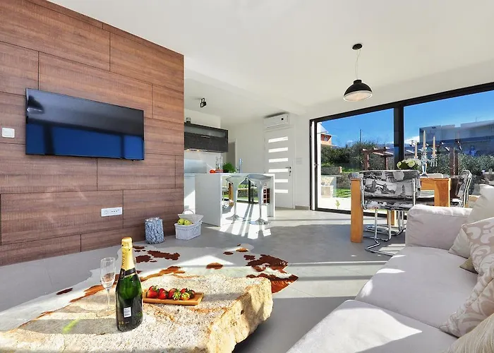 فيلة Luxury Luminosa سبليت